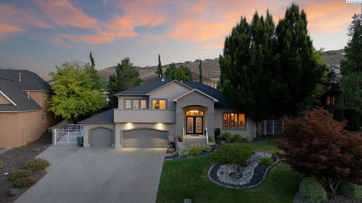 309 Falconridge St photo 1