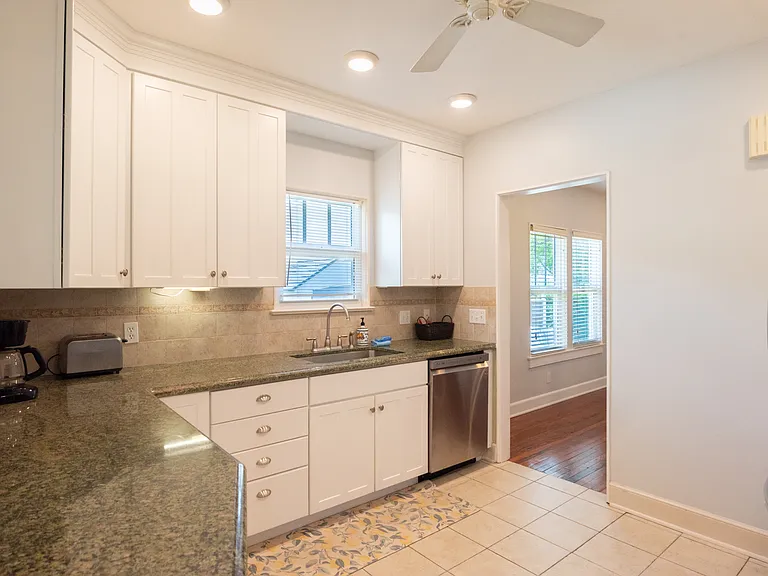 1701 Florida Ave — Photo 18