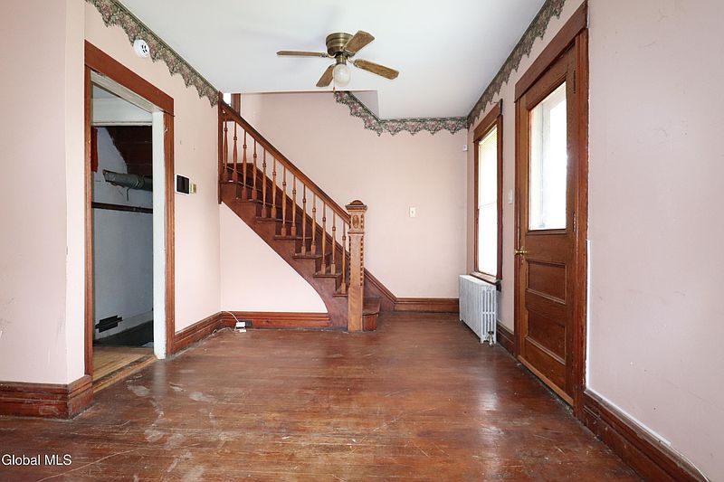 4th image of 102 Schermerhorn Road