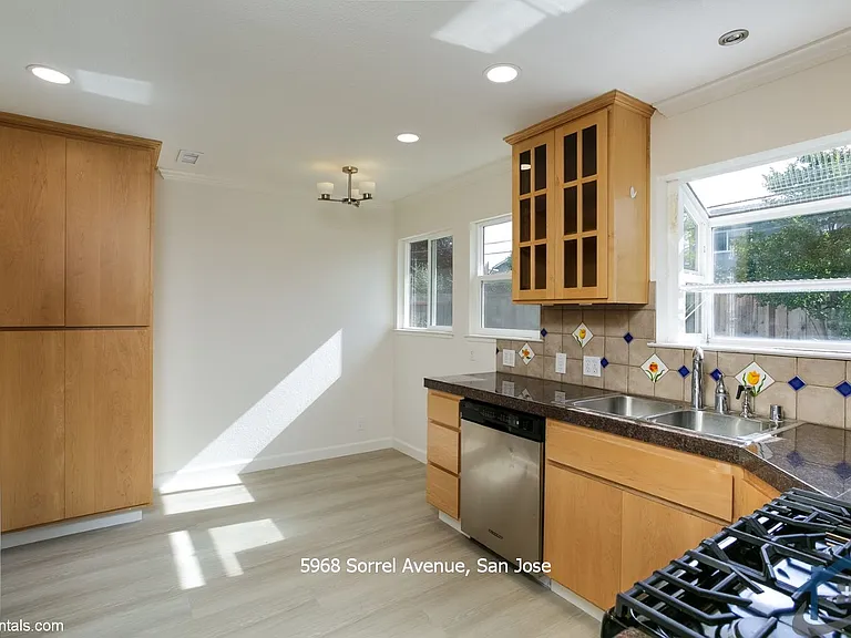 5968 Sorrel Ave — Photo 5