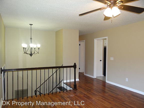 3rd image of 374 Morris Dr