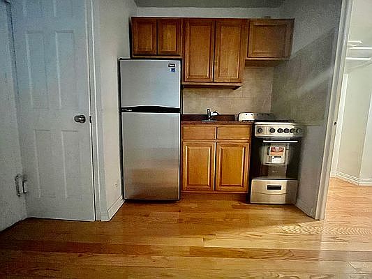 2nd image of 19 Hamilton Ter APT 1C