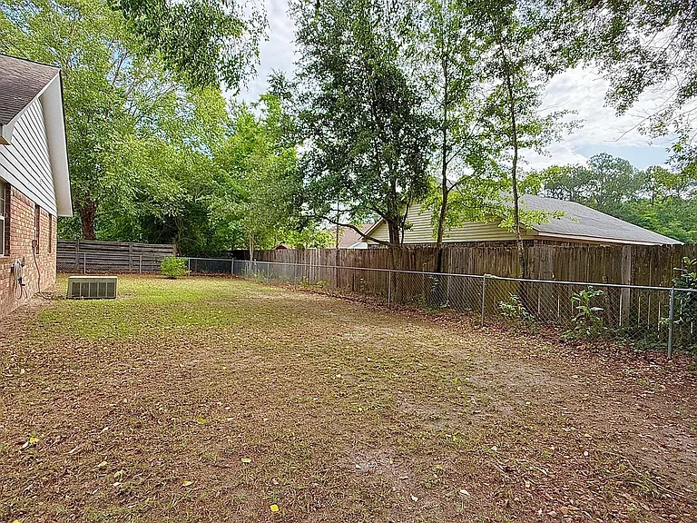 1233 Riyadh Rd — Photo 29