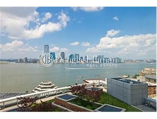 Rented by Douglas Elliman | media 35
