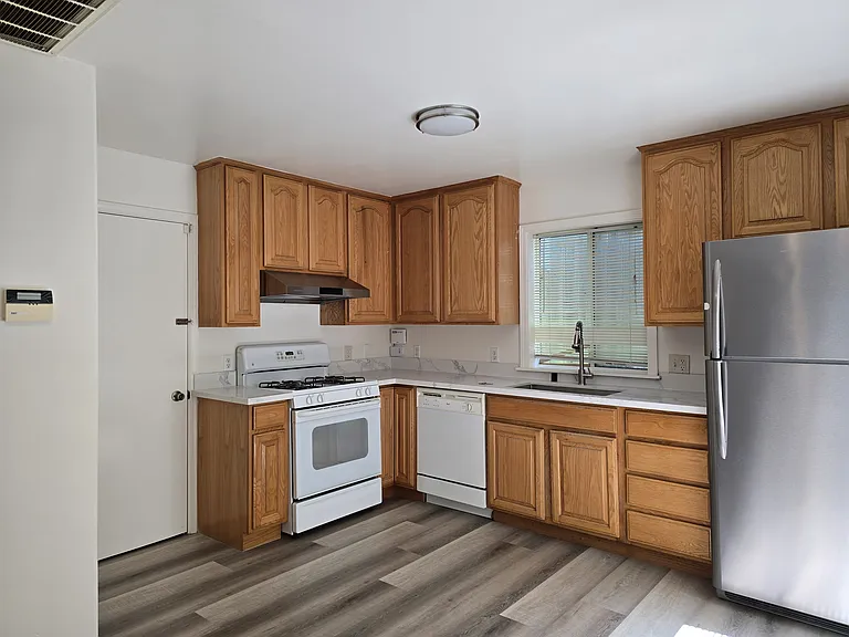 3823 Buell St — Photo 5