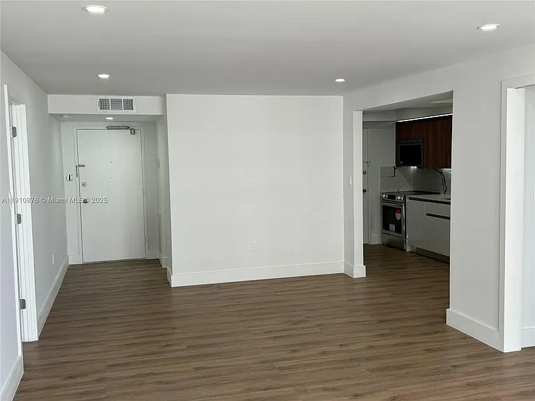 18031 Biscayne Blvd #1402 — Photo 10