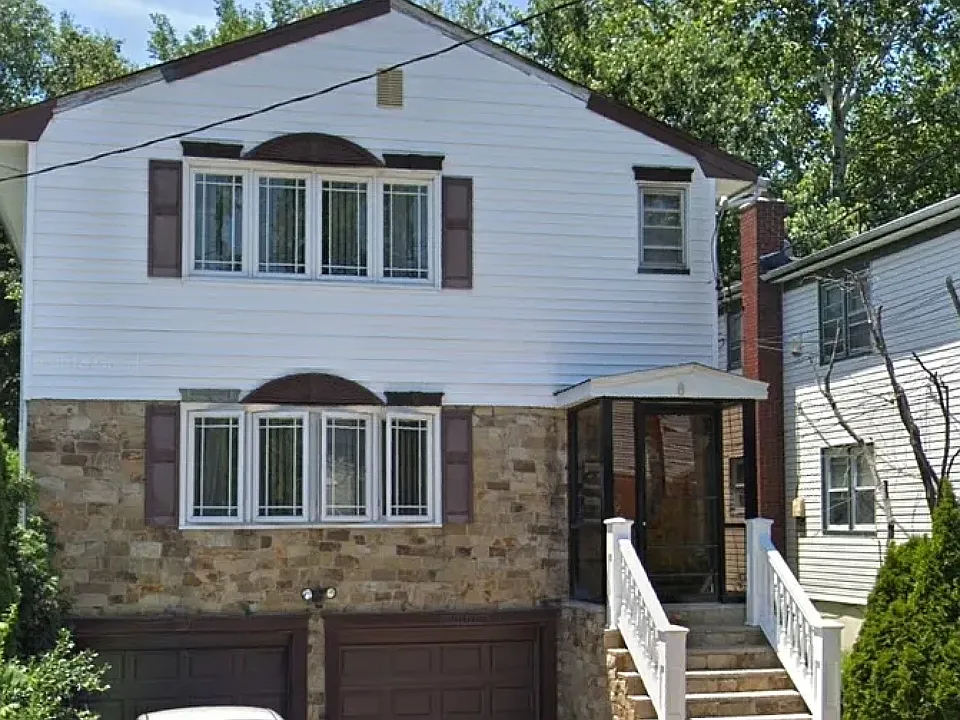 8 Evelyn Ct #2