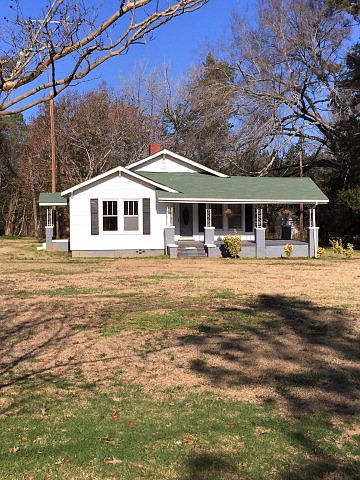 1st image of 217 Circle Dr