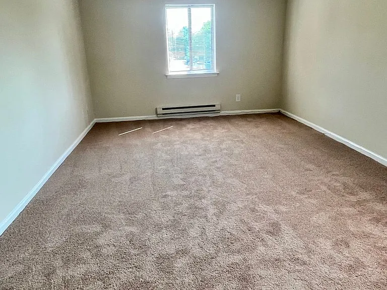 Oak Tree Apartments — Photo 39