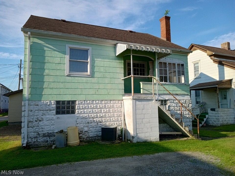 2nd image of 2106 Charles St
