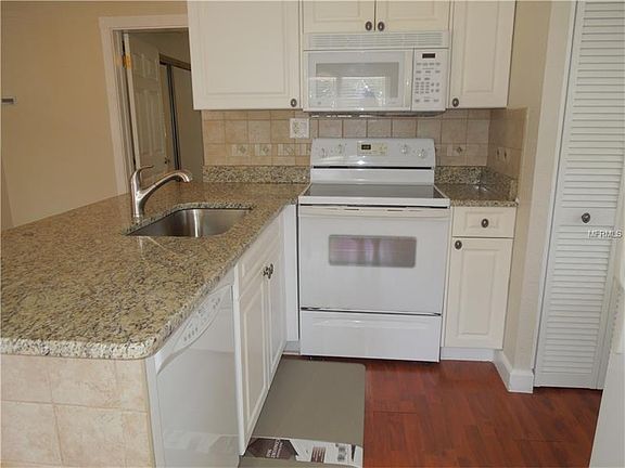 3rd image of 719 Mount Vernon St #80
