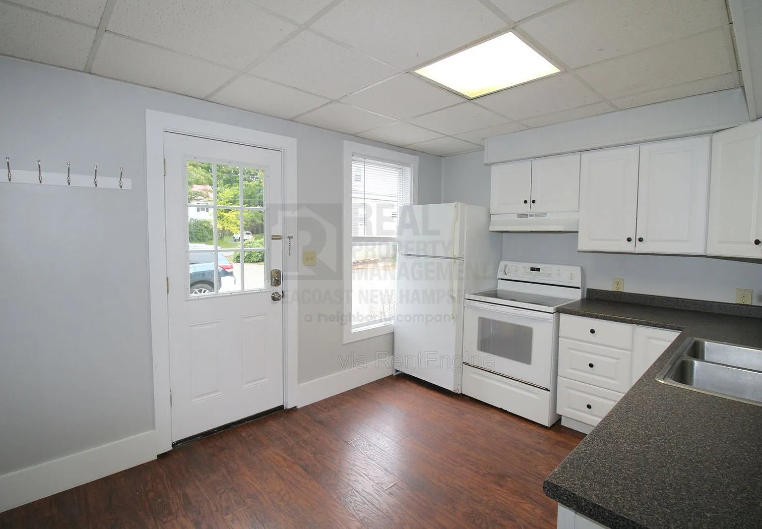 3 bed, 1.0 bath, $1,650 — Photo 2