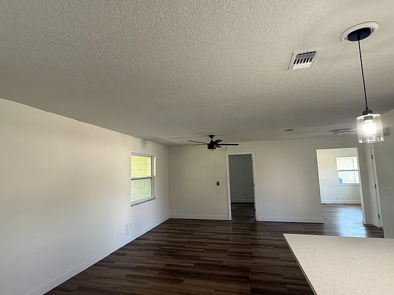 2433 Benjamin Dr — Photo 16