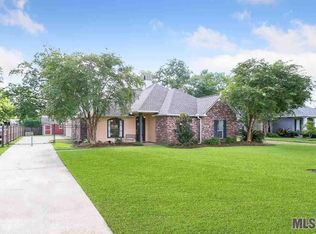 17526 Karen Dr, Prairieville, LA 70769