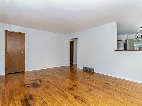 5th image of 2244 Hanser Dr