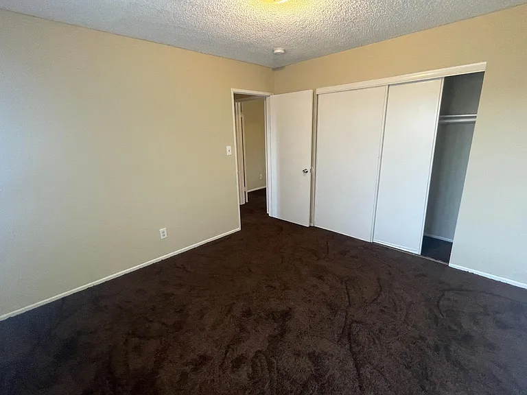 121 N Poplar Ave #C — Photo 12