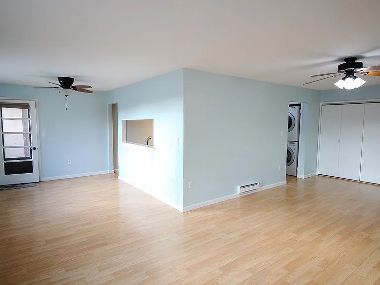 564 Sierra Vista Ln — Photo 4