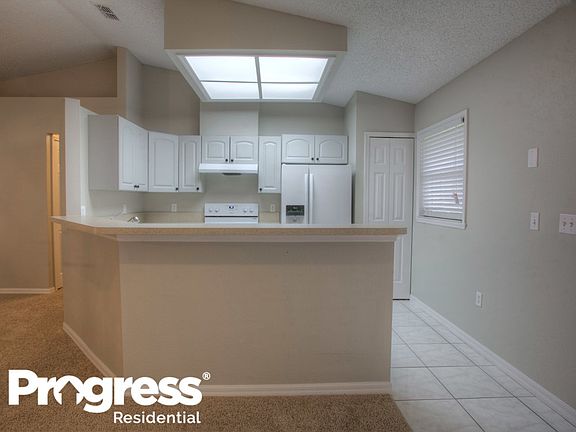 4th image of 612 N Parkway St