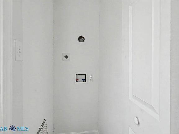 5th image of 2112 W Pembroke Ave