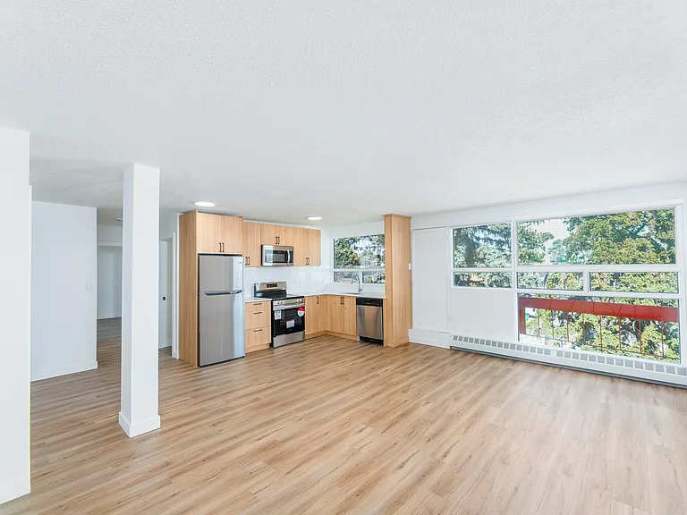 815 50th Ave SW — Photo 17