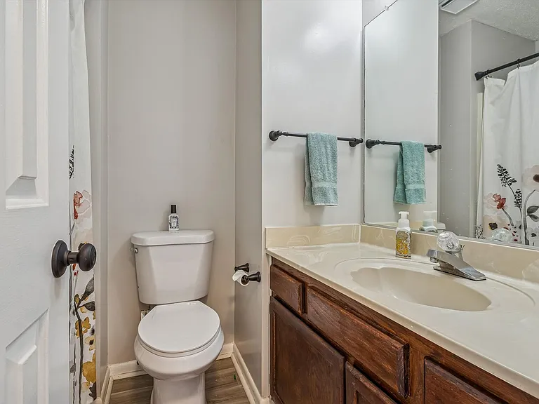 762 Quesnel Dr — Photo 26