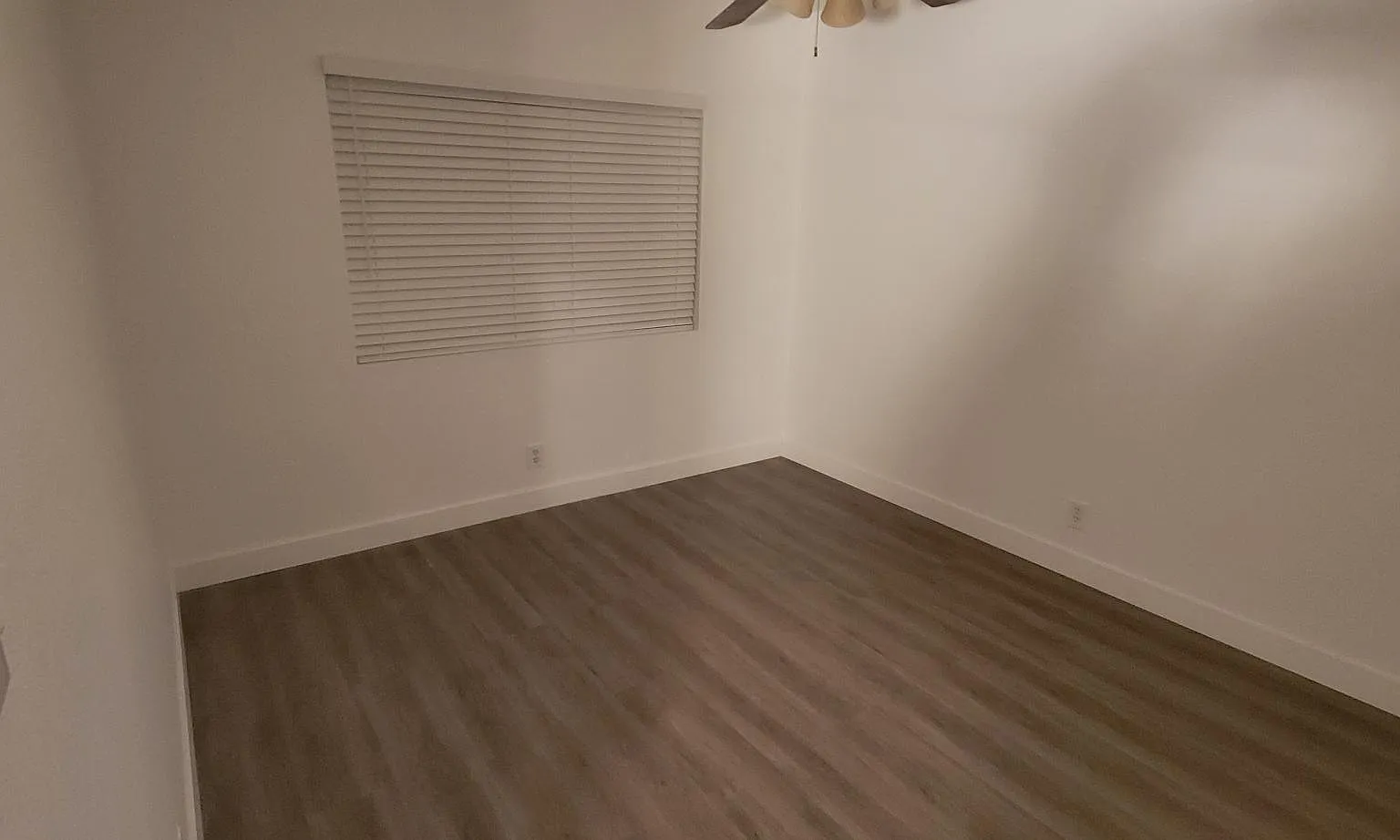 212 S Walnut St — Photo 3