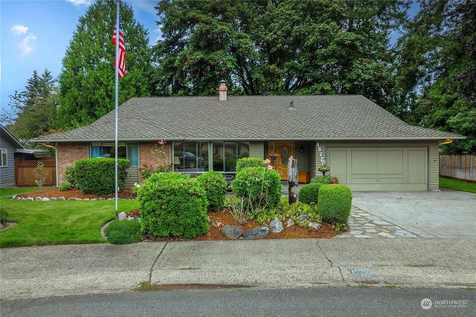 15726 SE 168th Street photo 1