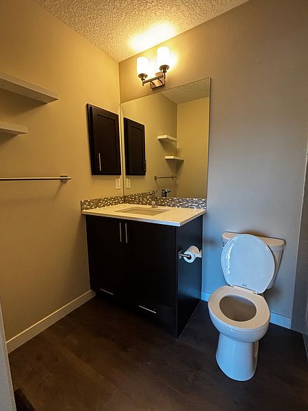 Calgary Townhouse for rent - 2 Bedrooms — photo 18