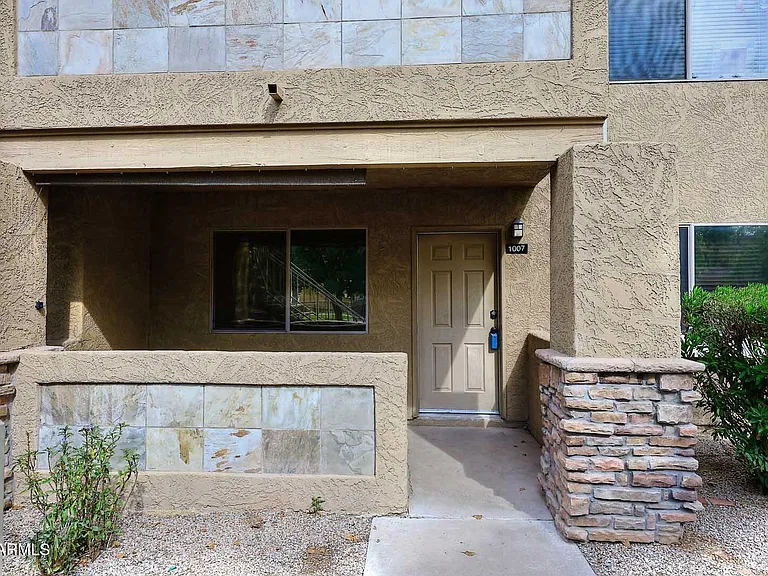 303 N Miller Rd #1007 — Photo 3