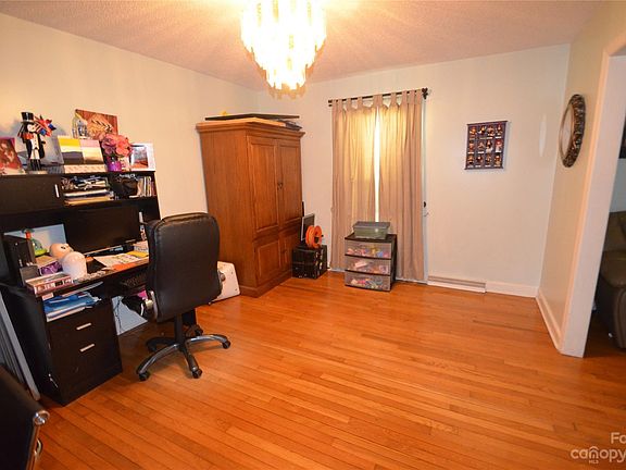 4th image of 505 E I St