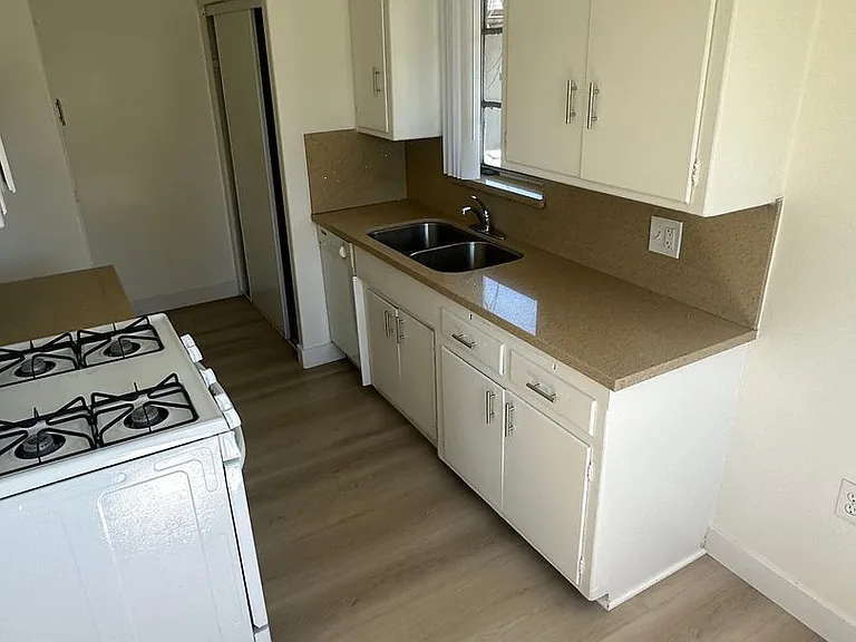 f7124 — Photo 37