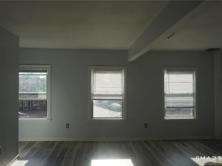 541 Whalley Ave — Photo 3
