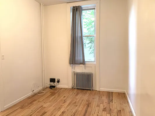 Rented by Capri Jet Realty Corp | media 9