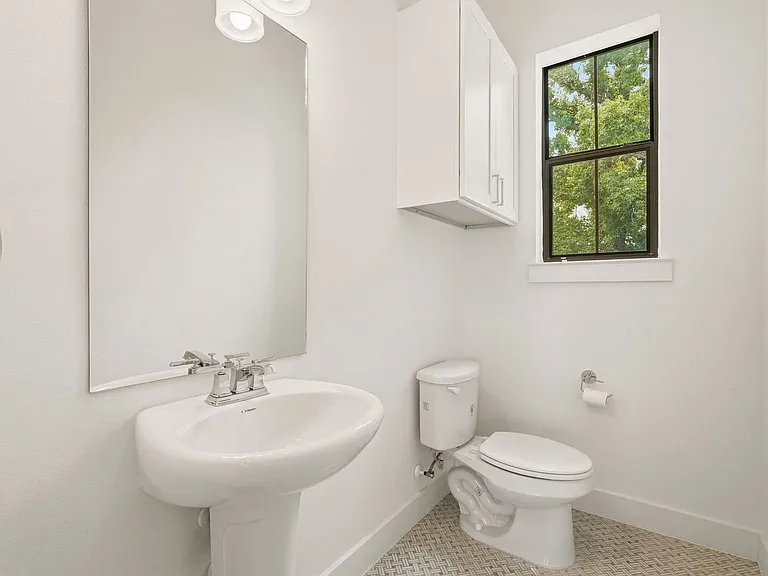 1723 W 14th St #B — Photo 7