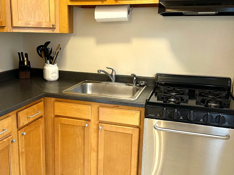 402 W Jefferson St — Photo 4