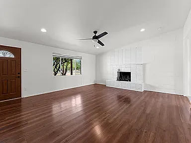 3 bed, 1435 sqft, $2,400 — Photo 3