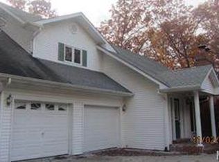 18218 Fox Glen Ln, Warrenton, MO 63383