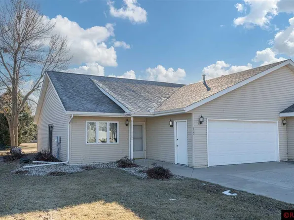 103 Cardinal Dr, Mankato, MN 56001