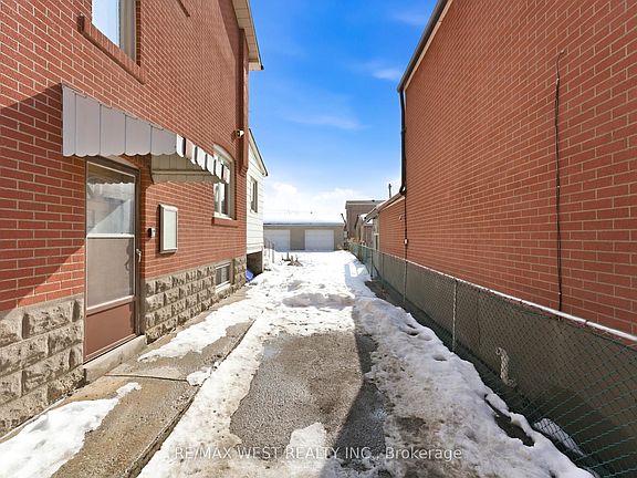 2nd image of 151 Ascot Ave