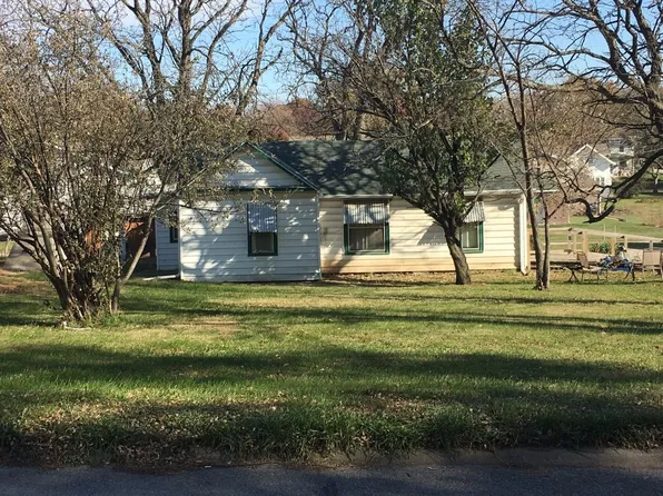 240 W 13th St, Wahoo, NE 68066