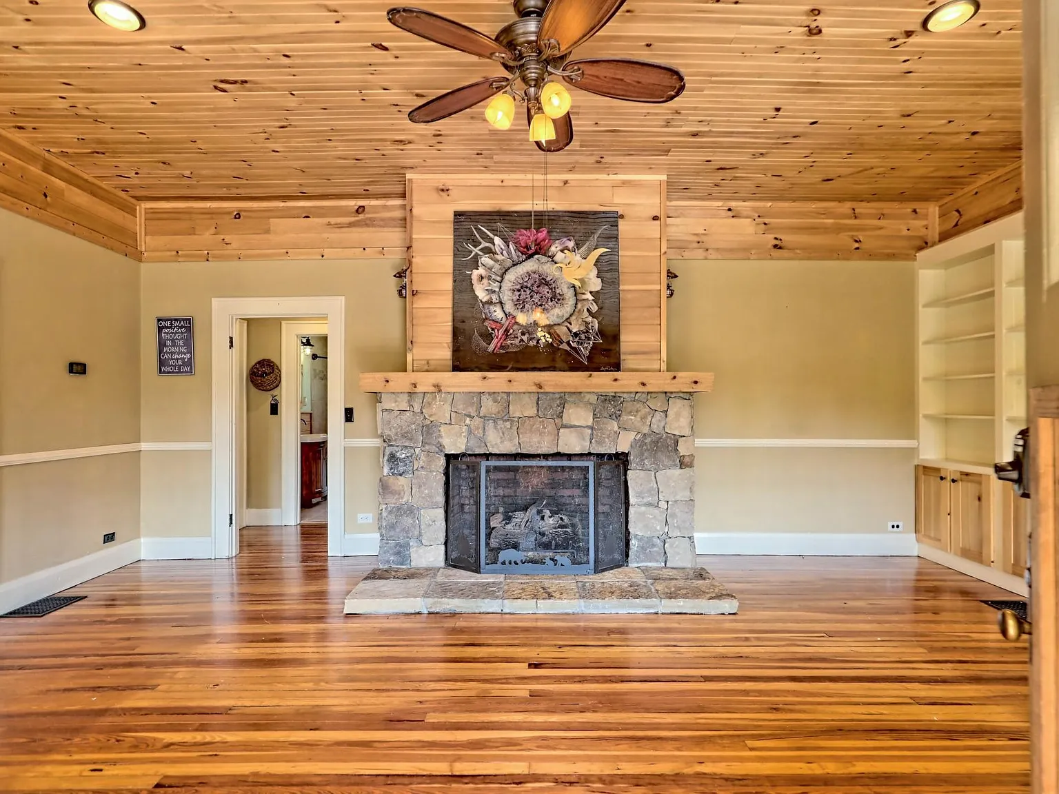 3 bed, 1944 sqft, $2,600 — Photo 3