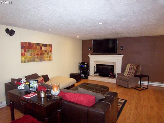 3rd image of 519 NE 128th Ave