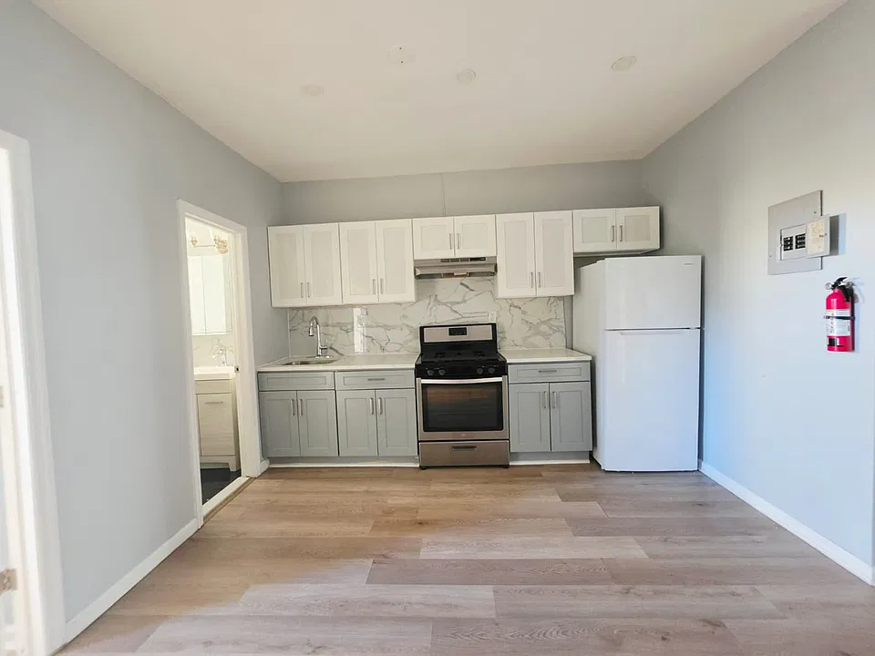 644 John F Kennedy Blvd #2E