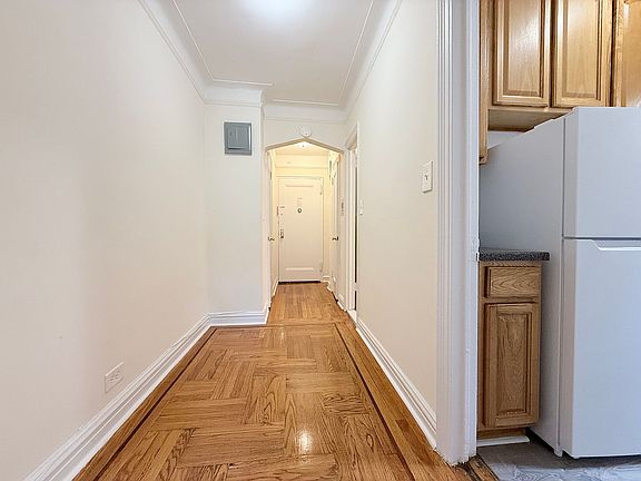 4th image of 3554 83rd St APT 6A