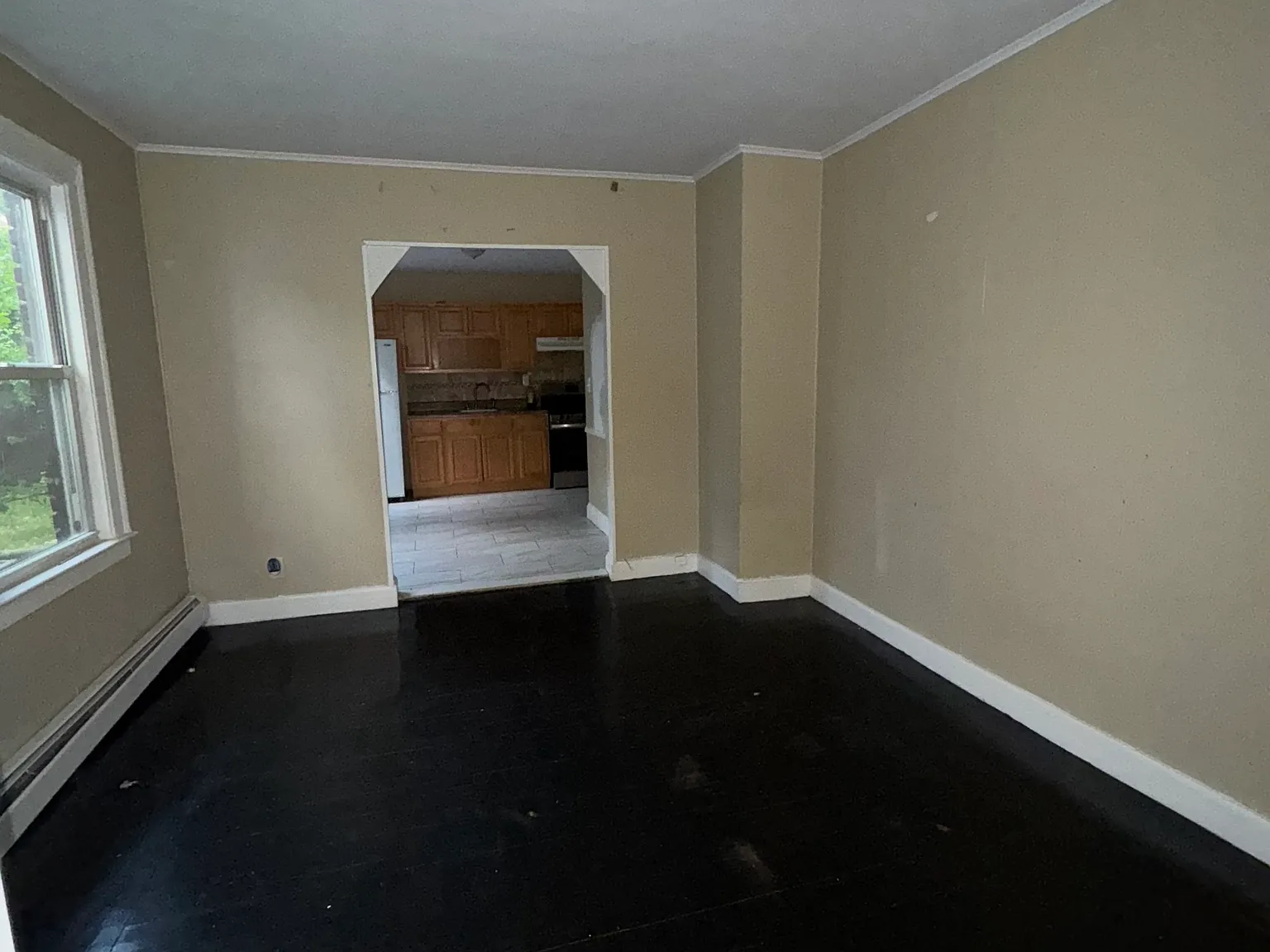 4 bed, 2.5 bath, 2916 sqft, $2,300 — Photo 4