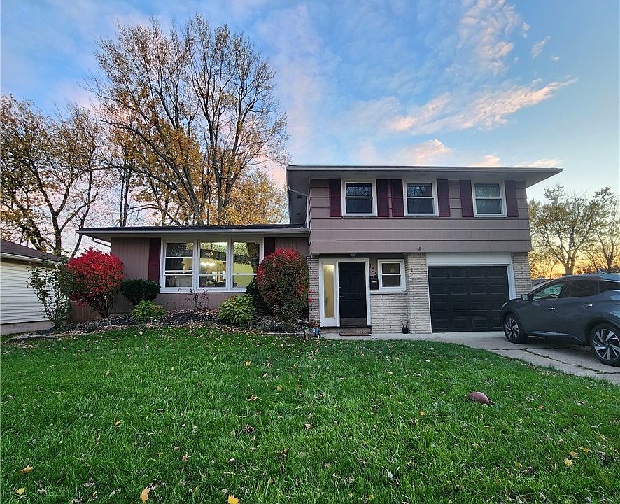 1st image of 105 Barberry Ln