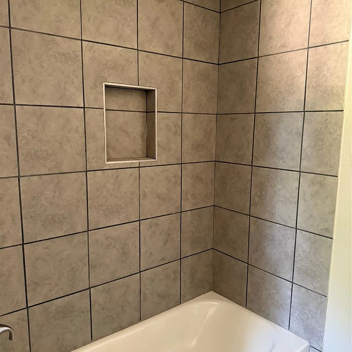 2 bed, 816 sqft, $1,300 — Photo 2