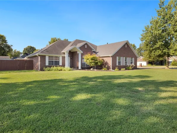 305 Center Dr, Lowell, AR 72745