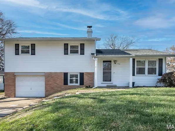 405 N Moore St, Waterloo, IL 62298