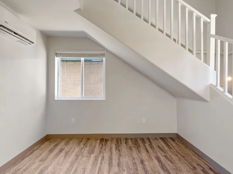 1720 E Edison St — Photo 55